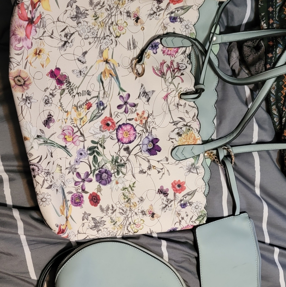 Tote bag